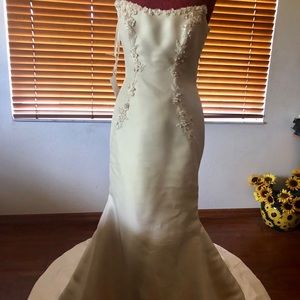 Ines Di Santo wedding dress style name Tender